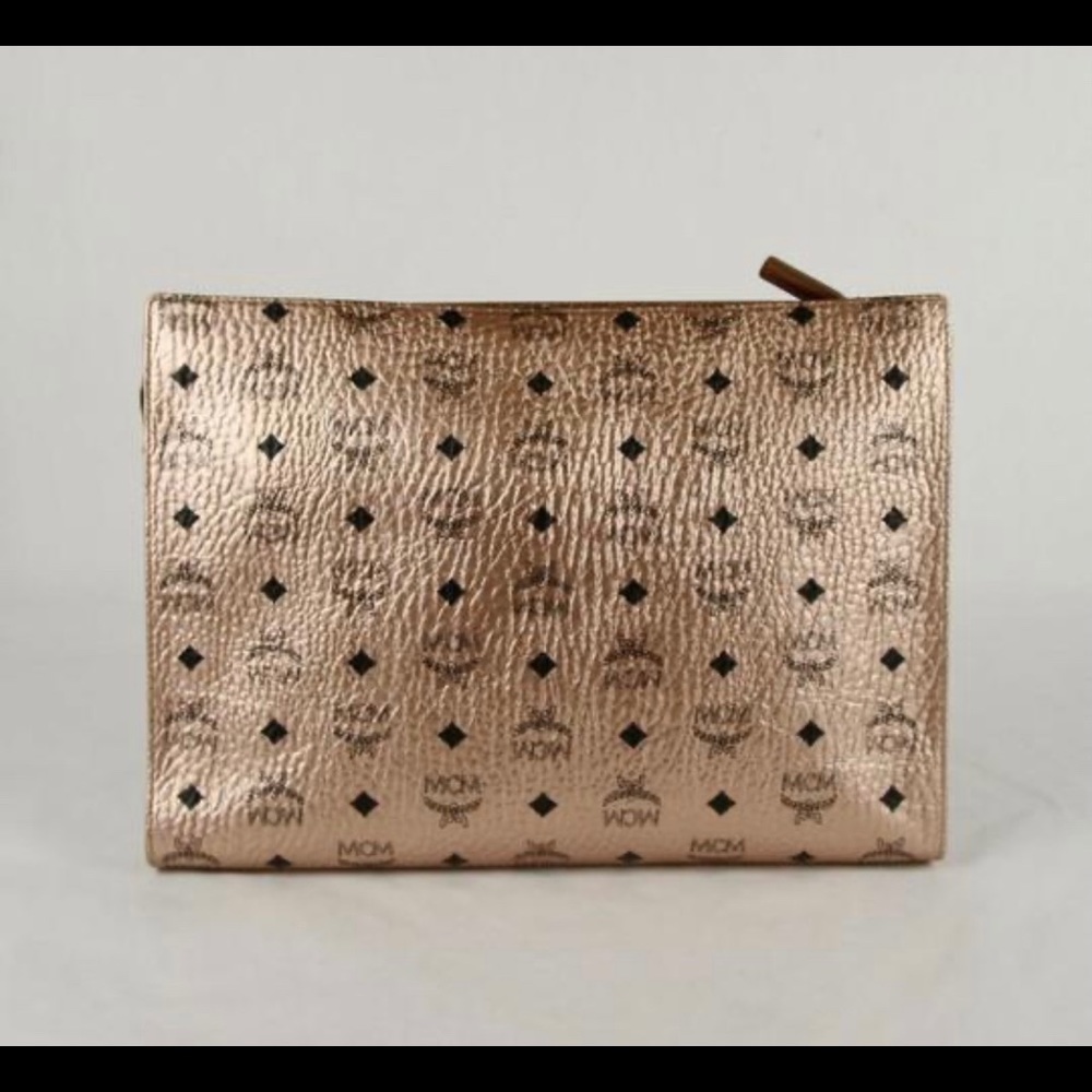 🔥SOLD🔥MCM Large Champagne Gold Clutch Pouch - Picture 2 of 6